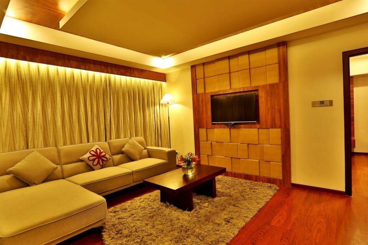 โฮเต็ล โอลีฟ ดาวน์ทาวน์ Hotel Kochi ภายนอก รูปภาพ
