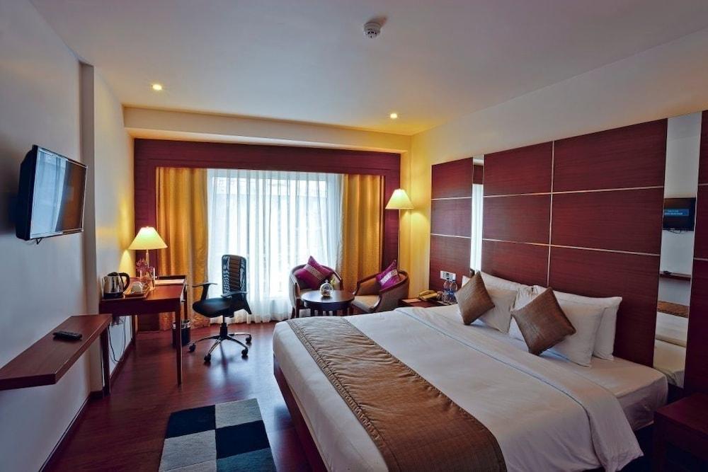โฮเต็ล โอลีฟ ดาวน์ทาวน์ Hotel Kochi ภายนอก รูปภาพ