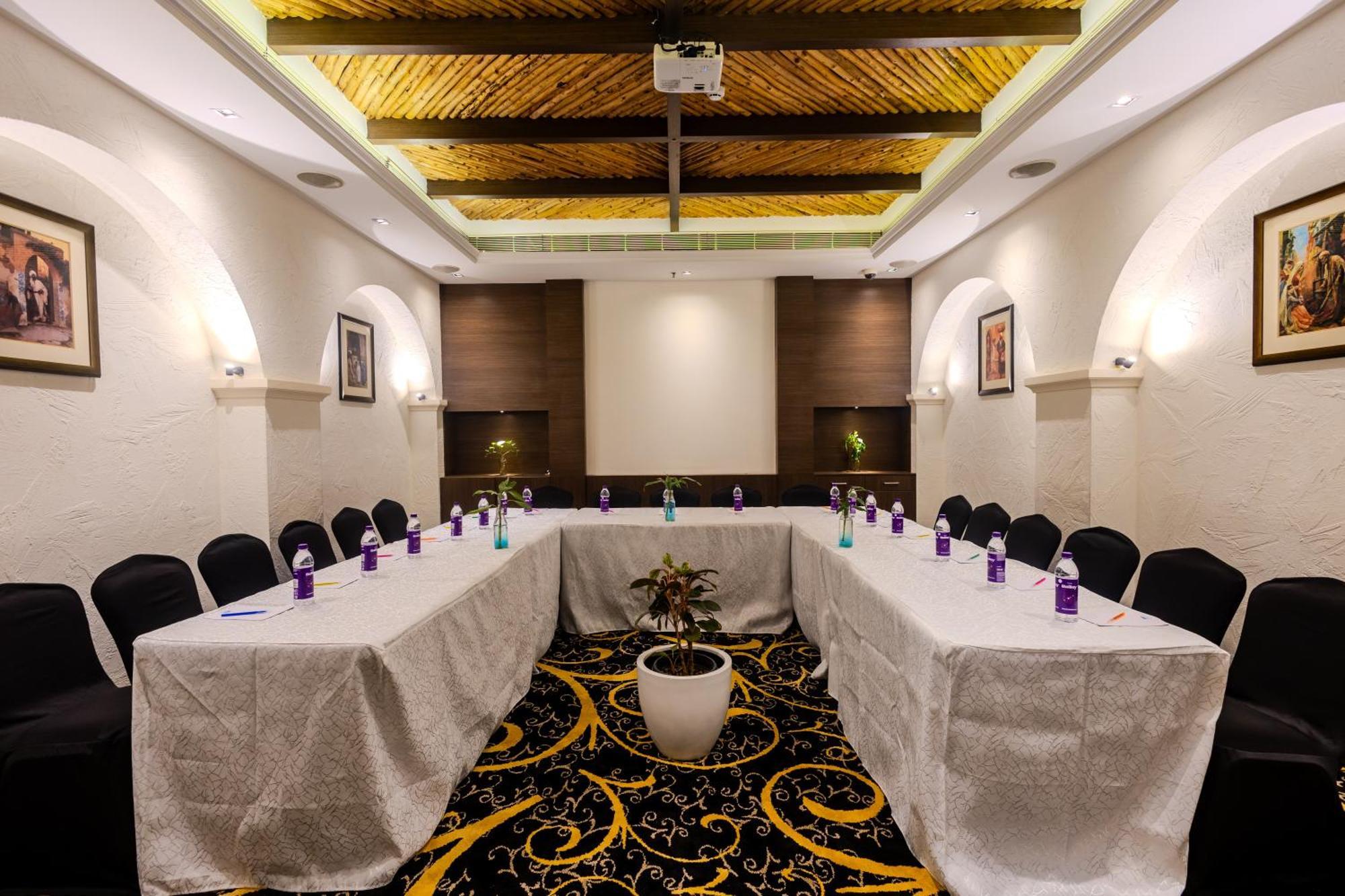 โฮเต็ล โอลีฟ ดาวน์ทาวน์ Hotel Kochi ภายนอก รูปภาพ